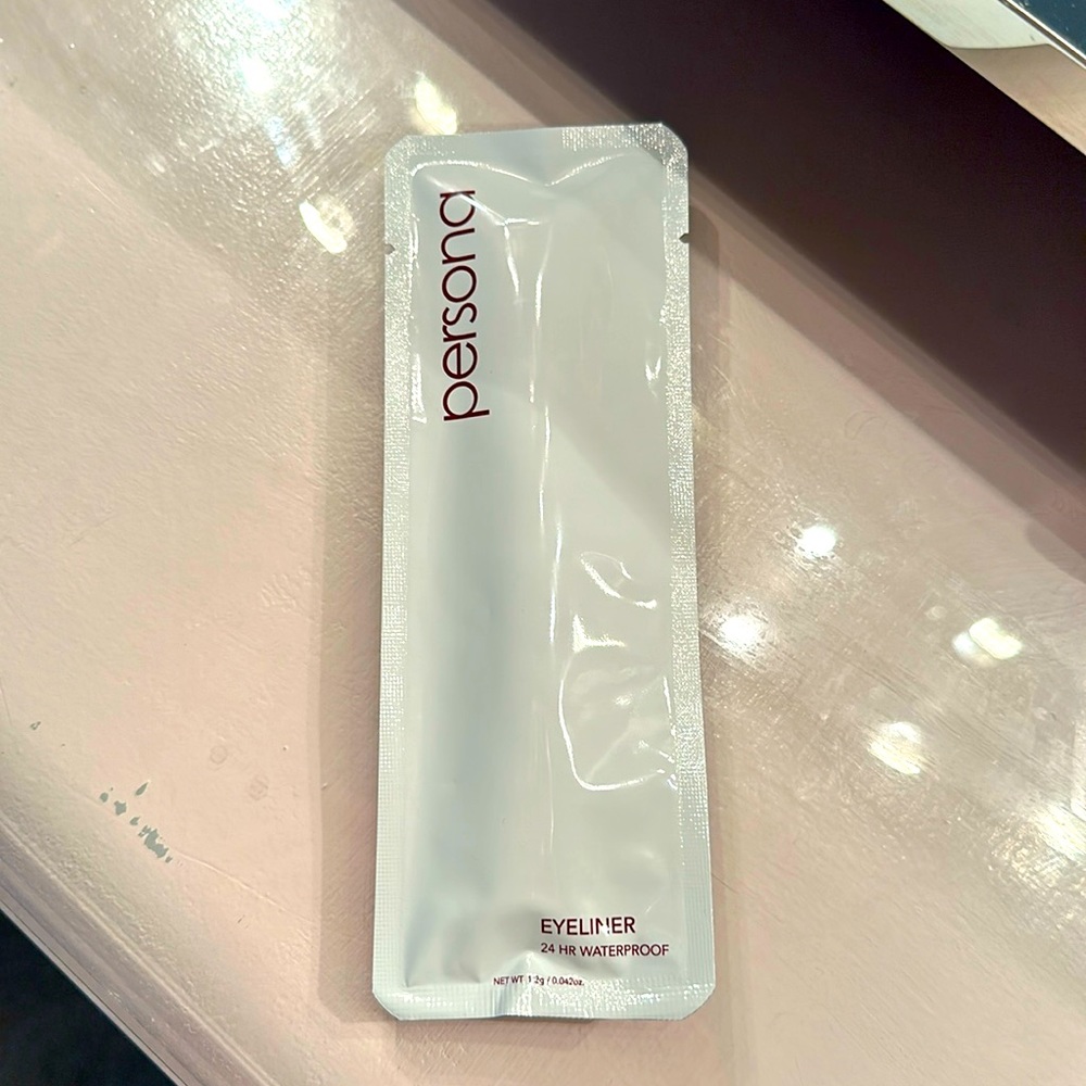 COPY - Persona 24 hour waterproof eyeliner